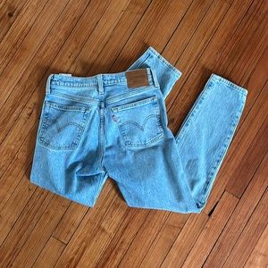 Levi’s Wedgie Straight Leg Jeans